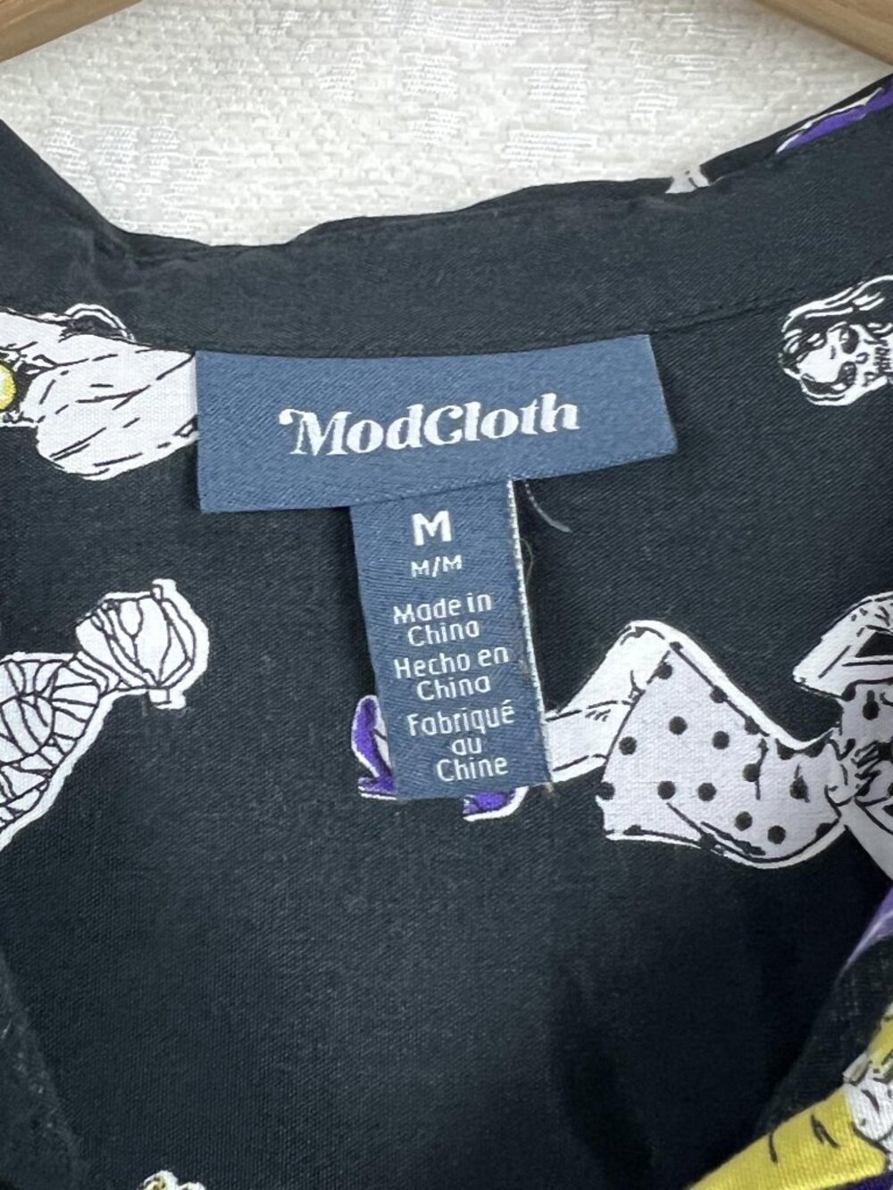 ModCloth Halloween monsters Pristine Dreams Button-Up Shirt zombies witches M - Picture 6 of 8